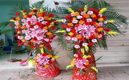 武汉聚爱鲜花店是一家专业从事鲜花,工艺花,永生花制作及销售的综合型